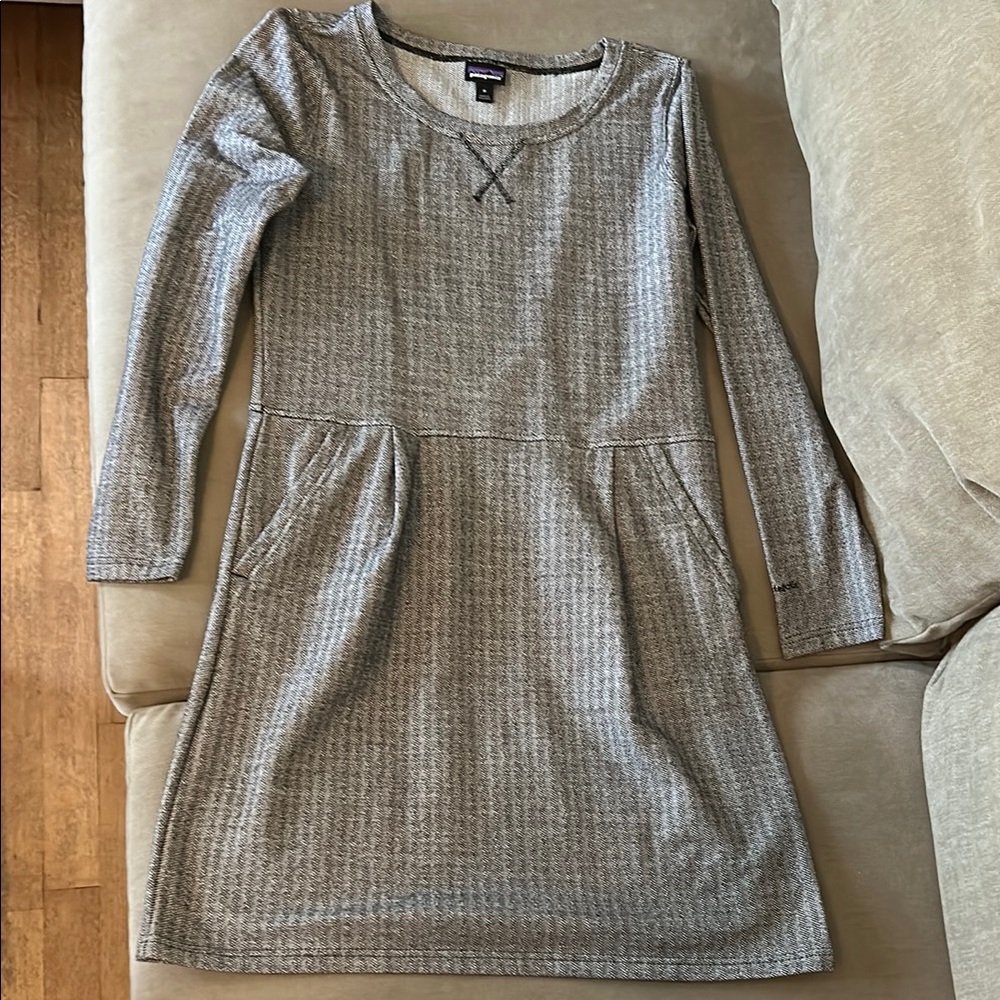 Patagonia Gray Long Sleeve Pocket Dress sz Medium